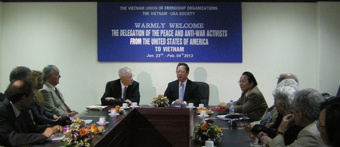 US peace activists visit Vietnam - ảnh 1